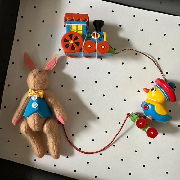 NIB Mary Engelbreit Toy Box Treasures MEA304 Tonner Doll Bunny Train Duck RARE - Picture 3 of 12